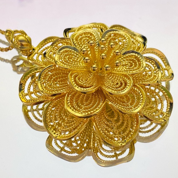 Large Rose Charm Necklace - Picture 9 of 10